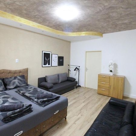 Private Quad Bedroom With Bathroom Rf3 Wien Exterior foto